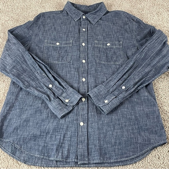Old Navy Denim Chambray Button Down Shirt Mens XL Slim Fit Blue Work Pockets F80 - Picture 1 of 9